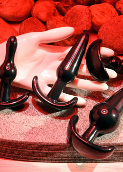 Black 4 Piece Plug Set - Heatwave Books