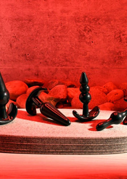 Black 4 Piece Plug Set - Heatwave Books